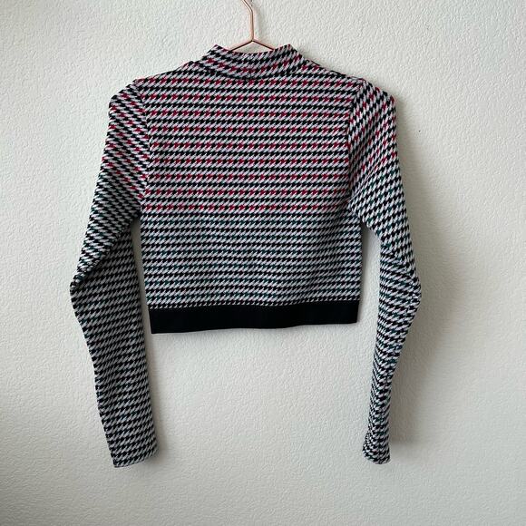 Fabletics Camryn Houndstooth Long Sleeve Top crop red white green black - Picture 6 of 8